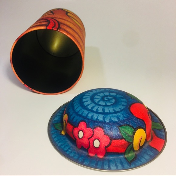 Cute Kitty Cat Tin - Picture 3 of 3